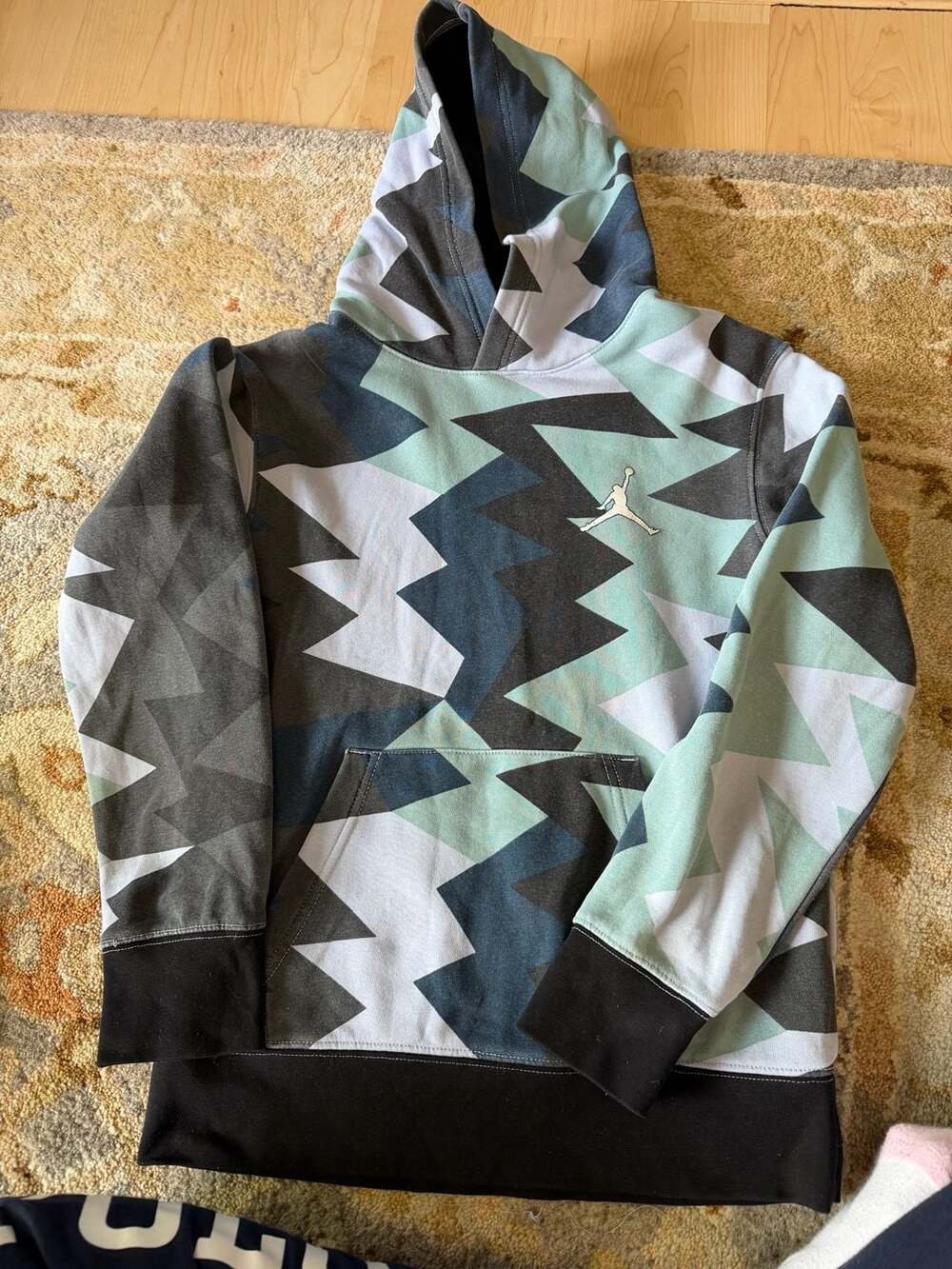 Jordan Boys' Geometric Zigzag Print Pullover Hoodie Size M (10-12)